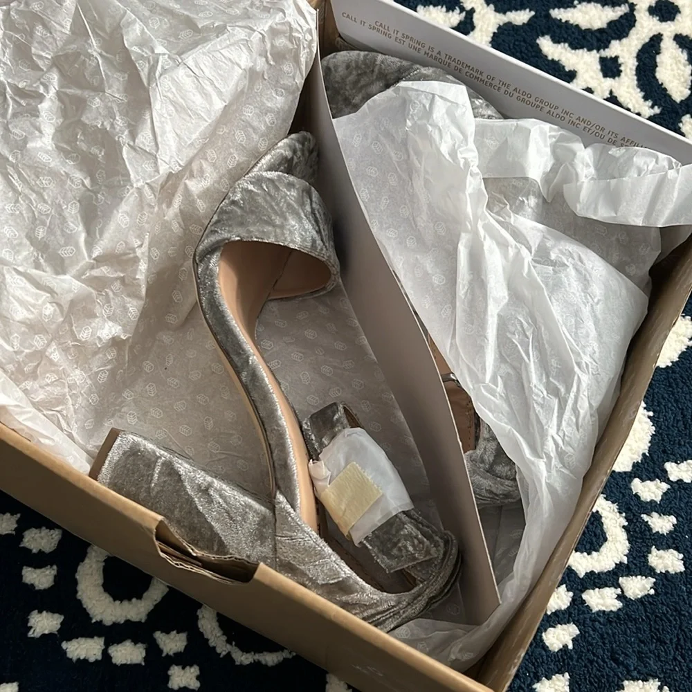 Silver Velvet Ankle-Strap Block Heel Sandals Sz 7.5